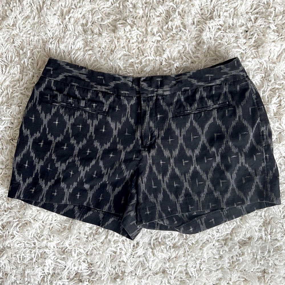 Gap Geometric Shorts Size 2